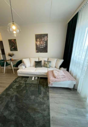 Cosy tropical velvet, Helsinki